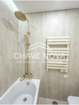 Apartamento T2 remodelado em Lisboa