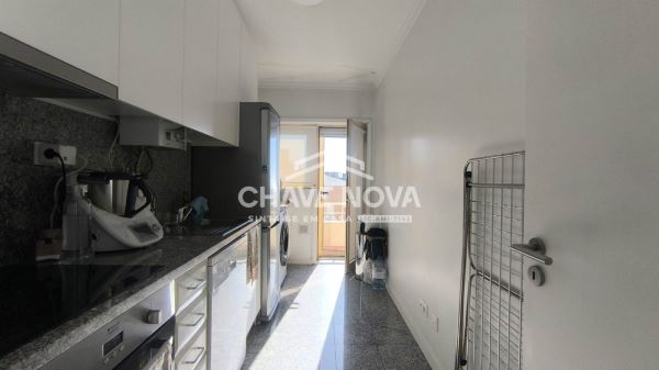 Apartamento T1 com Vista Mar em Canidelo – A 2 Minutos da Praia!