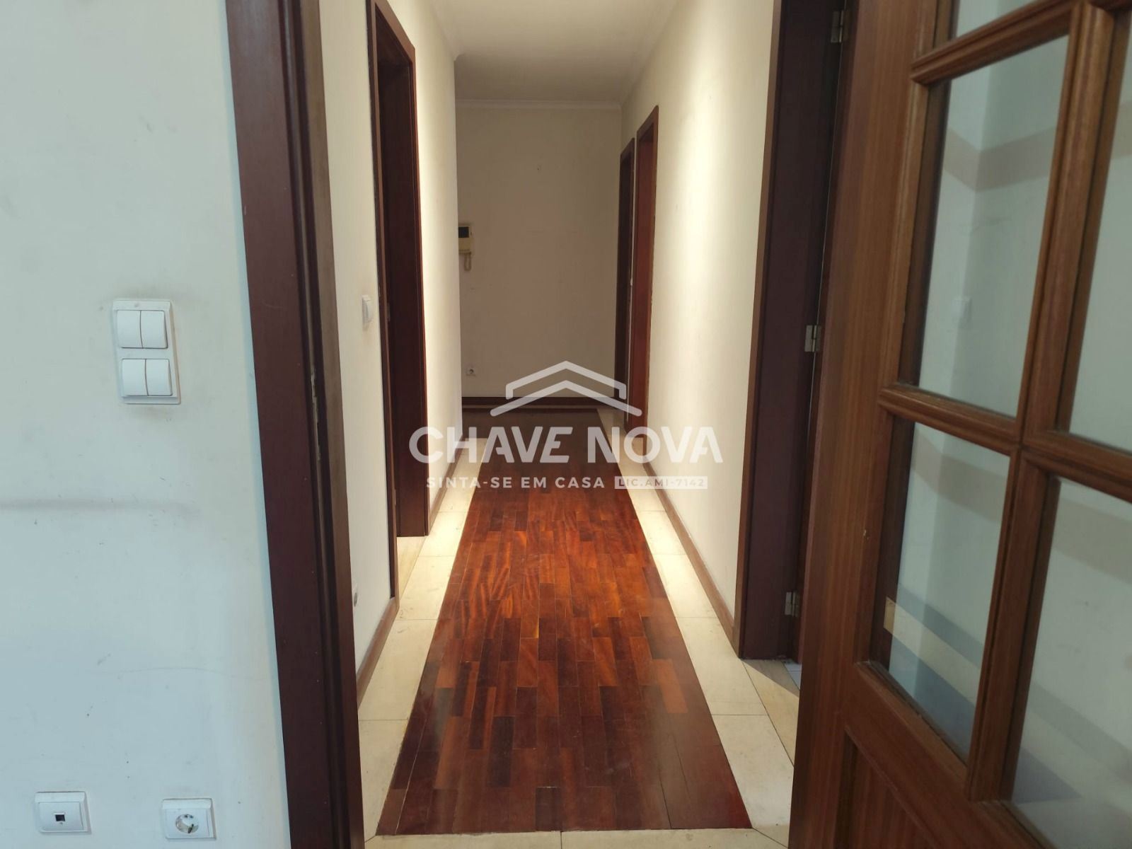 T2 com varanda e lugar de garagem -  arrendamento 