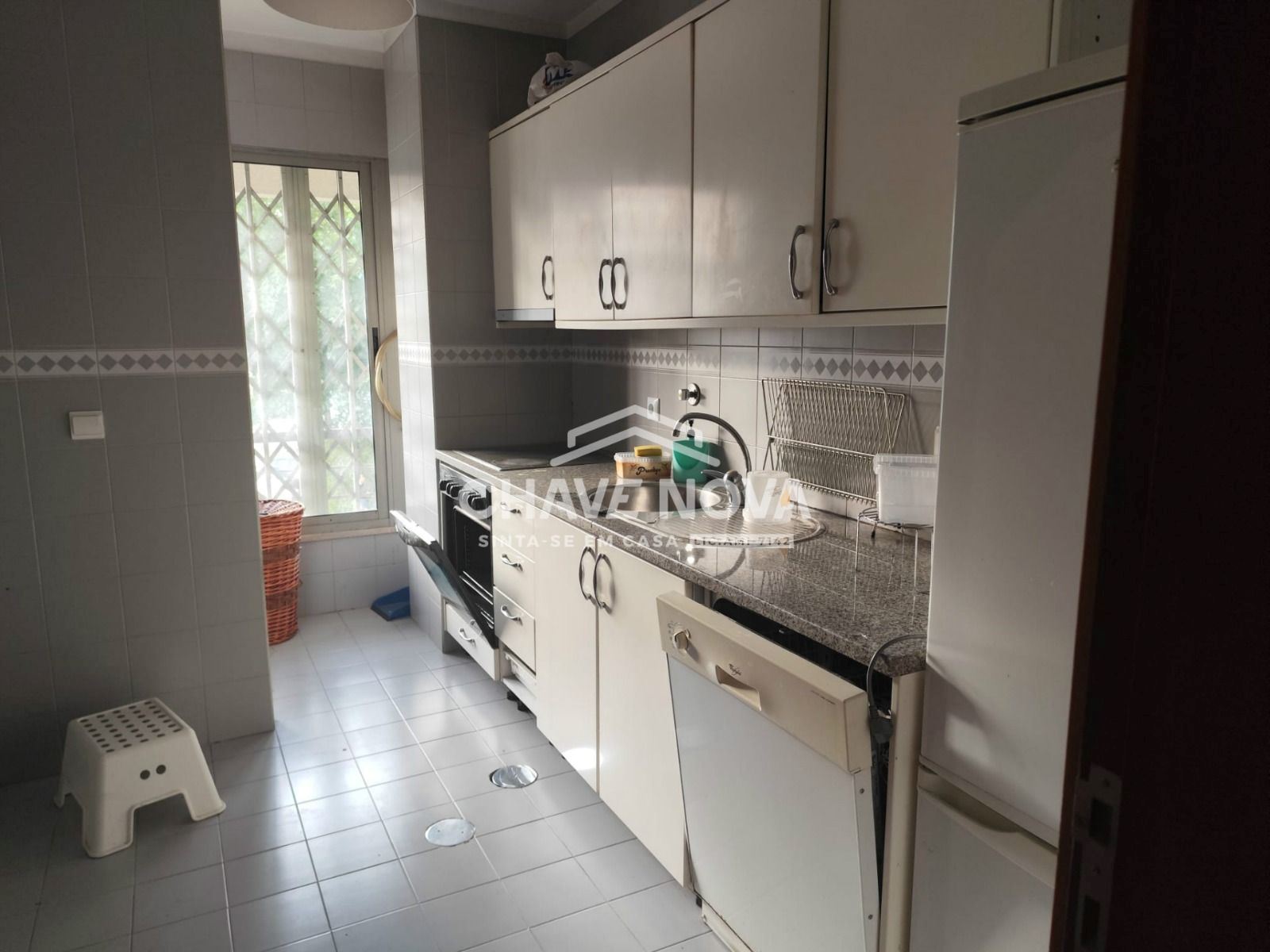 T2 com varanda e lugar de garagem -  arrendamento 