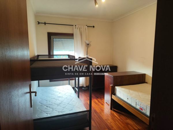 T2 com varanda e lugar de garagem -  arrendamento 