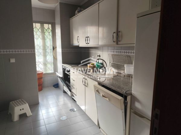 T2 com varanda e lugar de garagem -  arrendamento 
