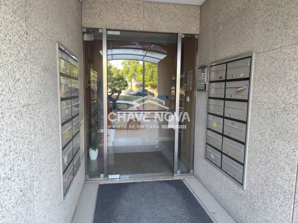T2 com varanda e lugar de garagem -  arrendamento 