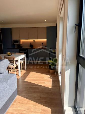 Apartamento T1 a venda na Rua Professor Armando De Castro
