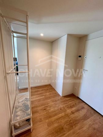 Apartamento T1 a venda na Rua Professor Armando De Castro
