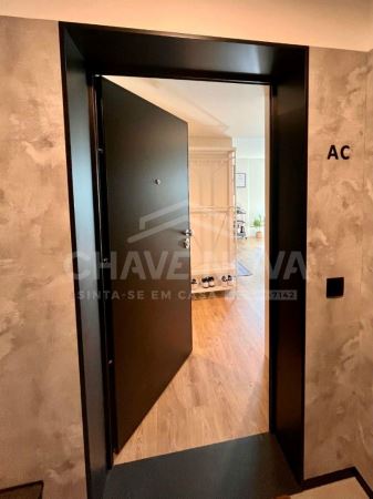 Apartamento T1 a venda na Rua Professor Armando De Castro