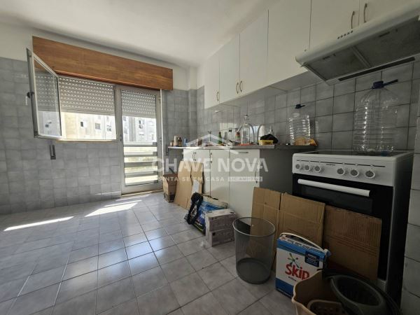 Apartamento T1 c/ Arrumo em Vilar de Andorinho (Vila D'Este)