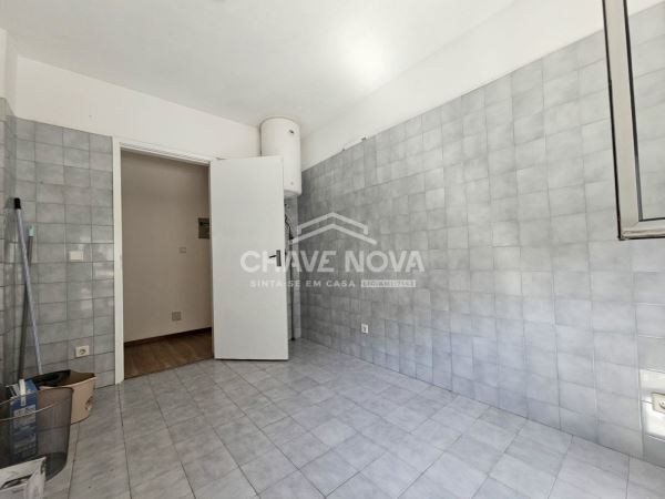Apartamento T1 c/ Arrumo em Vilar de Andorinho (Vila D'Este)