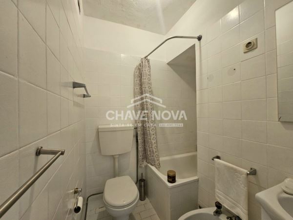 Apartamento T1 c/ Arrumo em Vilar de Andorinho (Vila D'Este)