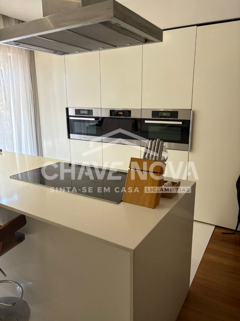 Moradia de luxo V4 com 4 pisos e elevador em Leça da Palmeira - Zona Histórica