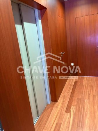 Moradia de luxo V4 com 4 pisos e elevador em Leça da Palmeira - Zona Histórica