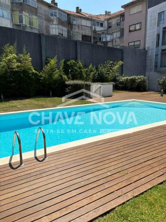 Moradia de luxo V4 com 4 pisos e elevador em Leça da Palmeira - Zona Histórica