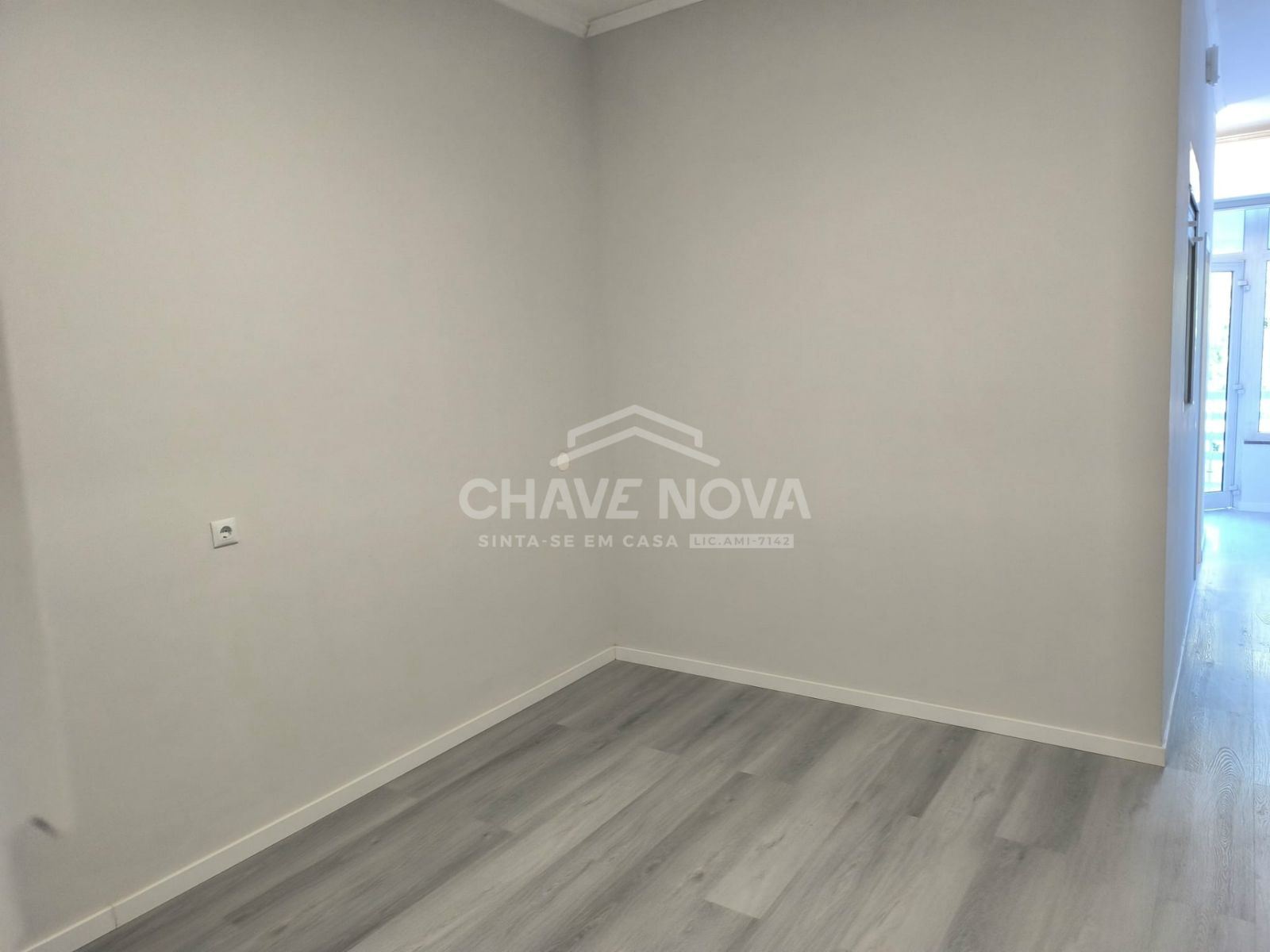 Apartamento T1 para Venda em Queluz e Belas Foto 4
