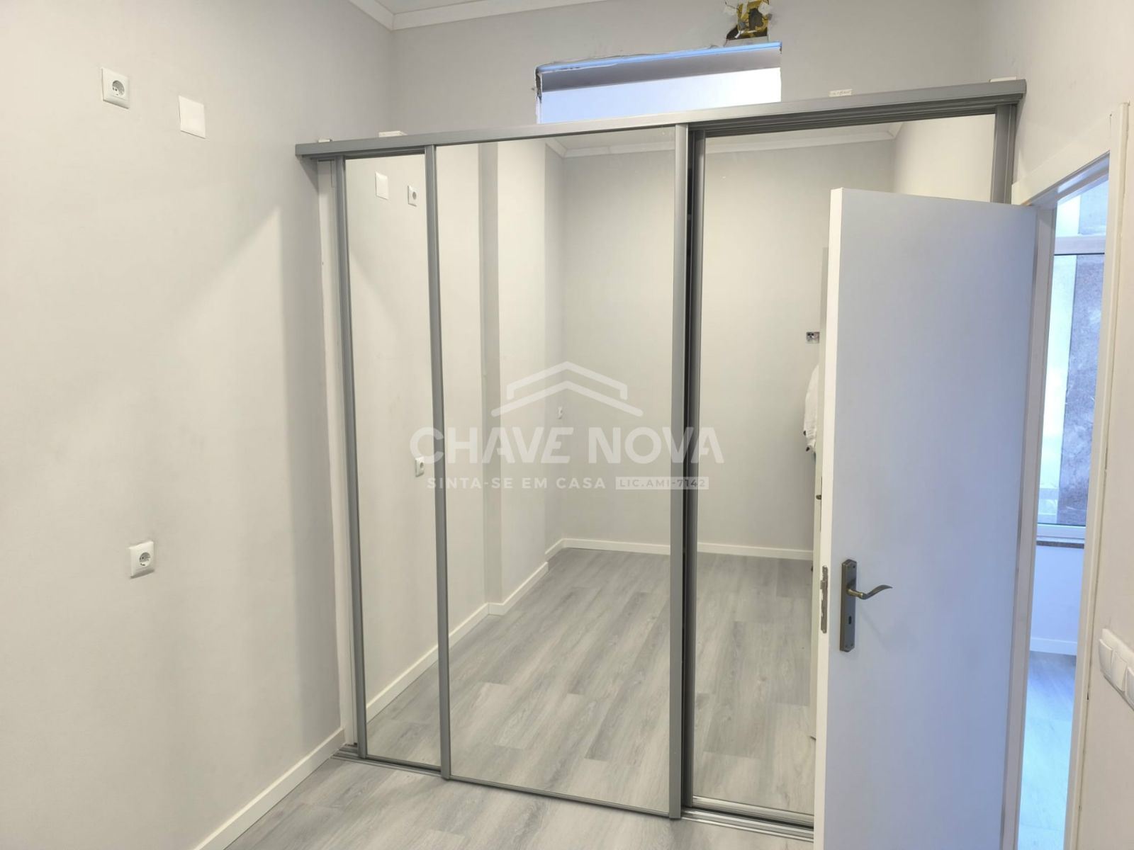 Apartamento T1 para Venda em Queluz e Belas Foto 11