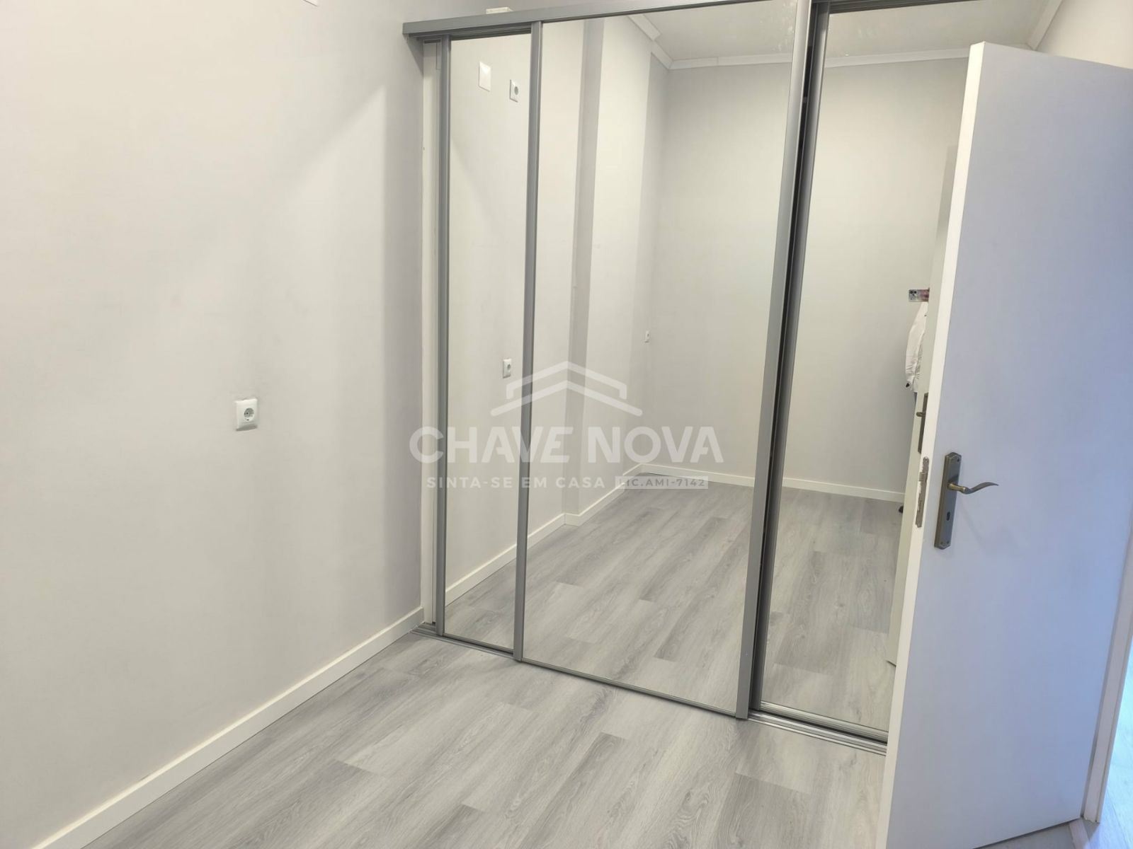 Apartamento T1 para Venda em Queluz e Belas Foto 12