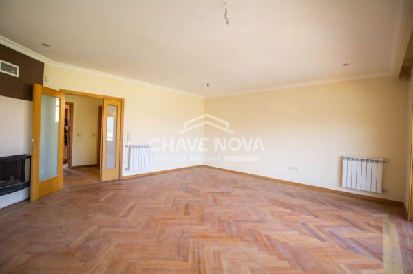 Moradia em Mafamude junto a Santo Ovídeo 