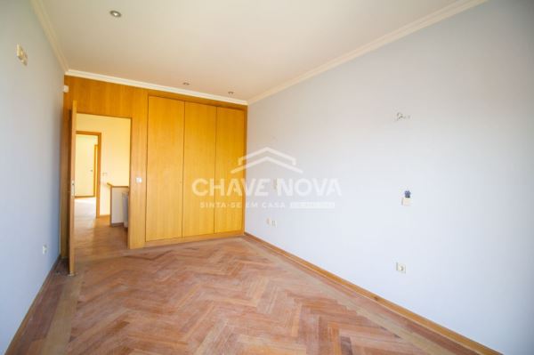 Moradia em Mafamude junto a Santo Ovídeo 
