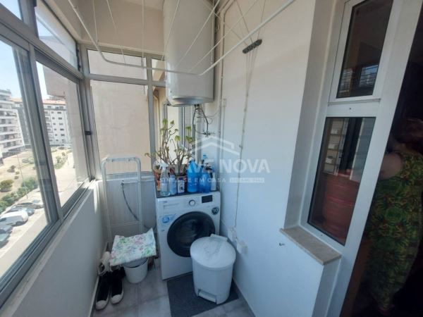 T2+1 junto ao El corte Inglês com garagem, elevador e arrumo privativo.