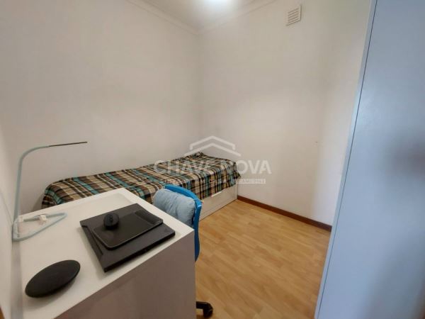 T2+1 junto ao El corte Inglês com garagem, elevador e arrumo privativo.