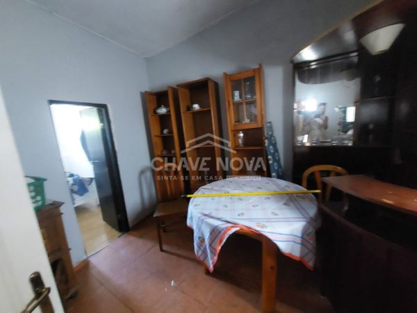 Casa em ilha no centro de Oliveira do Douro