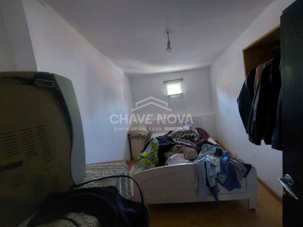 Casa em ilha no centro de Oliveira do Douro