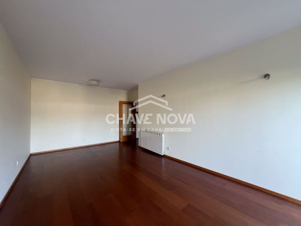 Apartamento T3 situado em Oliveira do Douro Empreendimento Quinta da Seara