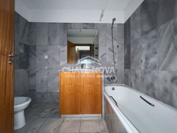 Apartamento T3 situado em Oliveira do Douro Empreendimento Quinta da Seara