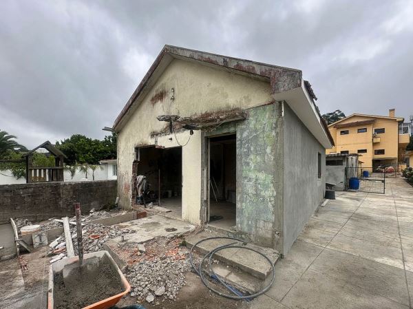 Moradia térrea T2 remodelada 4 frentes