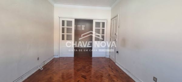 Apartamento T2 na Avenida de Roma