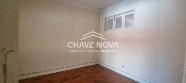 Apartamento T2 na Avenida de Roma