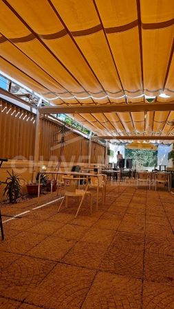 Trespasse de restaurante com esplanada na Rua de Cedofeita