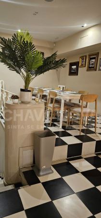 Trespasse de restaurante com esplanada na Rua de Cedofeita