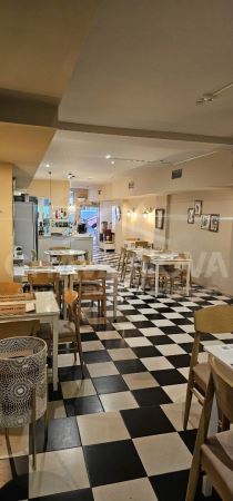 Trespasse de restaurante com esplanada na Rua de Cedofeita