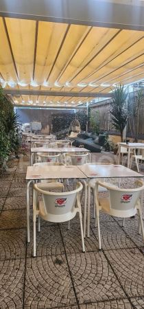 Trespasse de restaurante com esplanada na Rua de Cedofeita