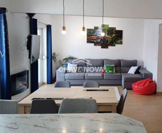 T4 Remodelado no Feijó com Sala de 50 m² – A 5 Minutos da Ponte 25 de Abril Almada