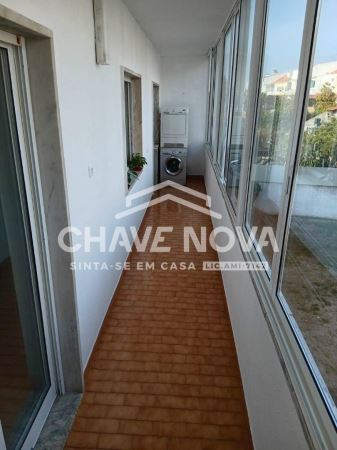 T4 Remodelado no Feijó com Sala de 50 m² – A 5 Minutos da Ponte 25 de Abril Almada