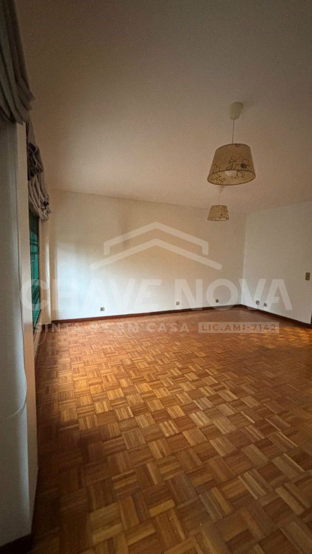 Apartamento T3 | Rés-do-chão | Rua Alves Redol – Pedrouços