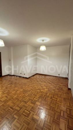 Apartamento T3 | Rés-do-chão | Rua Alves Redol – Pedrouços