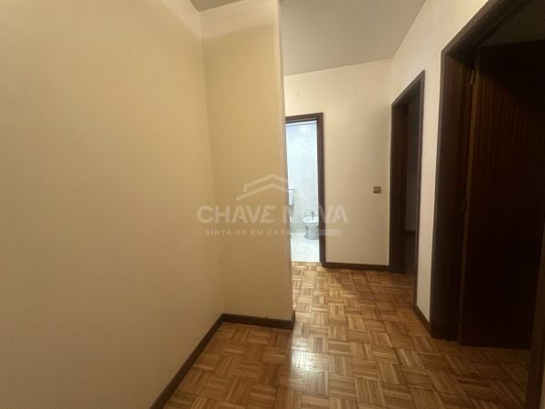 Apartamento T3 | Rés-do-chão | Rua Alves Redol – Pedrouços