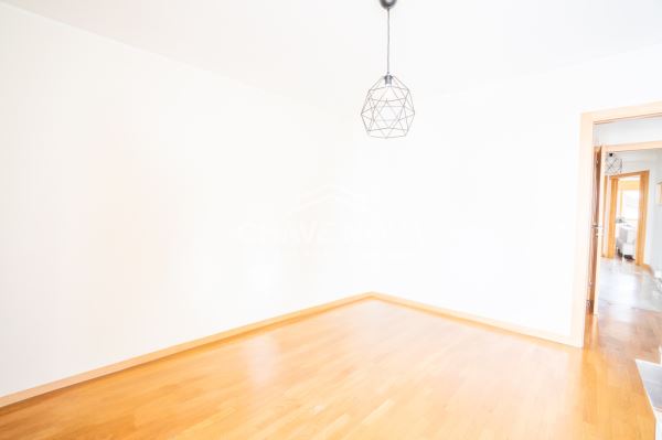 Apartamento T3 junto ao Arrábida Shopping!