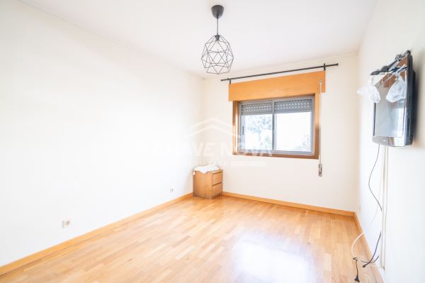 Apartamento T3 junto ao Arrábida Shopping!