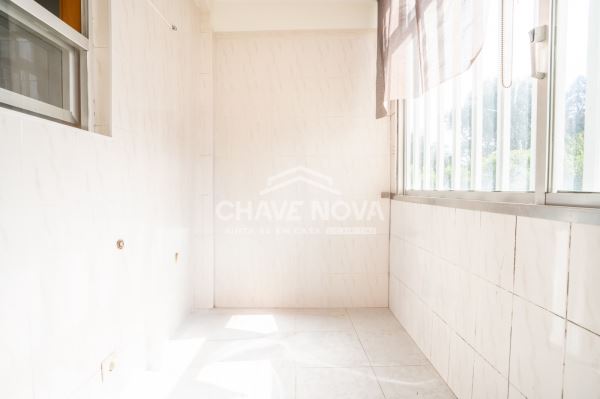 Apartamento T3 junto ao Arrábida Shopping!