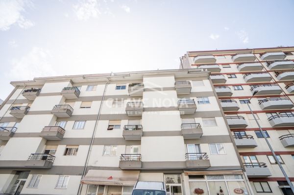 Apartamento T3 junto ao Arrábida Shopping!