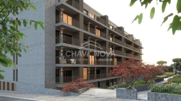 Apartamento T2 com Varanda e Lugar de garagem em Vila Nova de Gaia