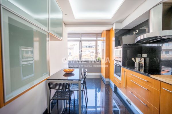 Apartamento T2 + 1 (Walk-in Closet) Totalmente Mobilado – Mafamude, Vila Nova de Gaia