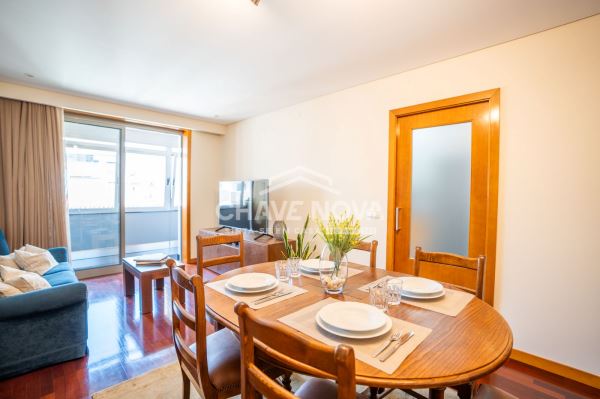 Apartamento T2 + 1 (Walk-in Closet) Totalmente Mobilado – Mafamude, Vila Nova de Gaia