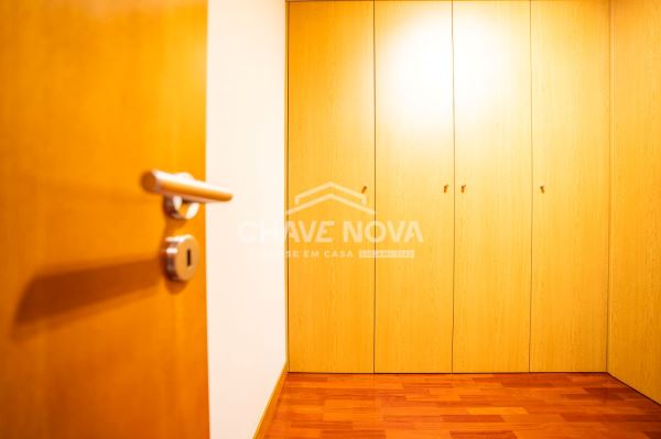 Apartamento T2 + 1 (Walk-in Closet) Totalmente Mobilado – Mafamude, Vila Nova de Gaia