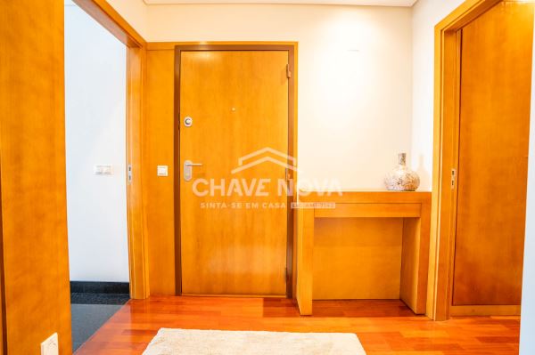 Apartamento T2 + 1 (Walk-in Closet) Totalmente Mobilado – Mafamude, Vila Nova de Gaia