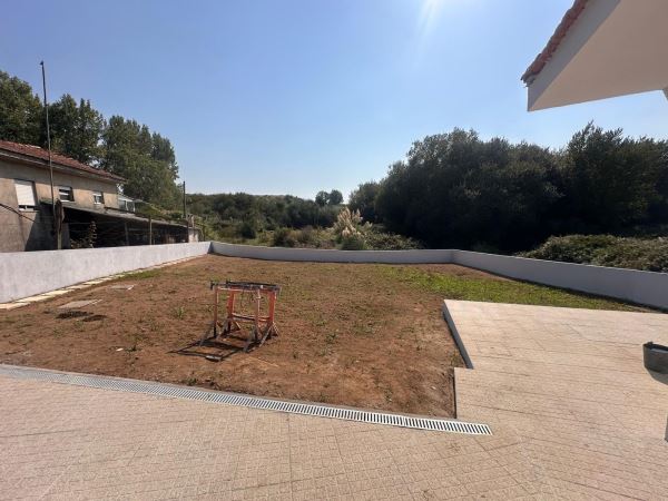 Casa térrea T1 de 2 frentes