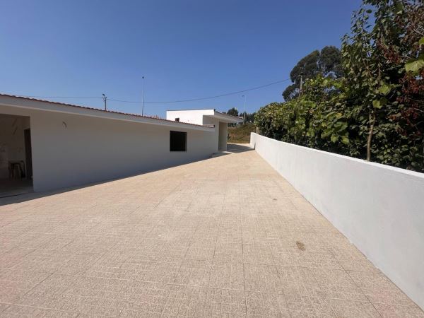 Casa térrea T1 de 2 frentes